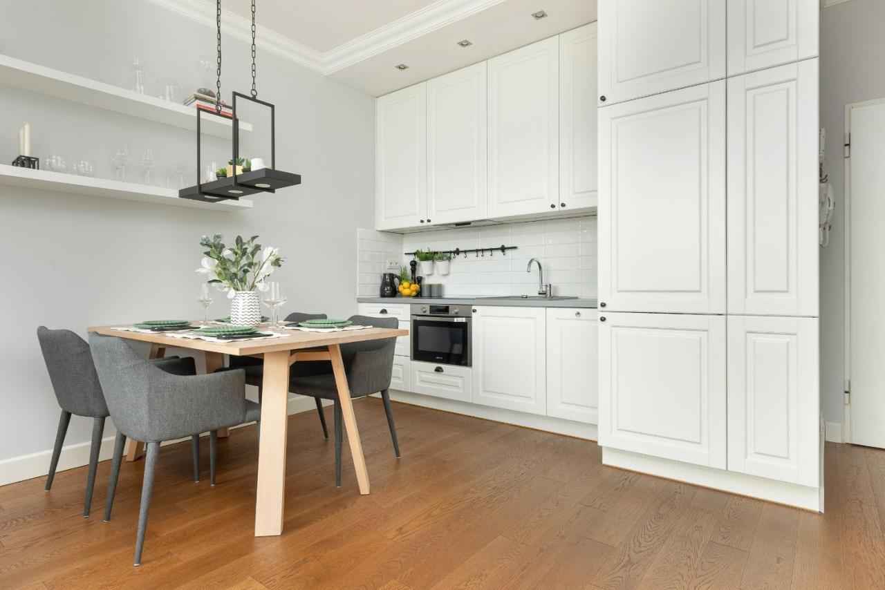 Cozy Apartment Gieysztora Wilanow By Noclegi Renters Warschau Exterior foto