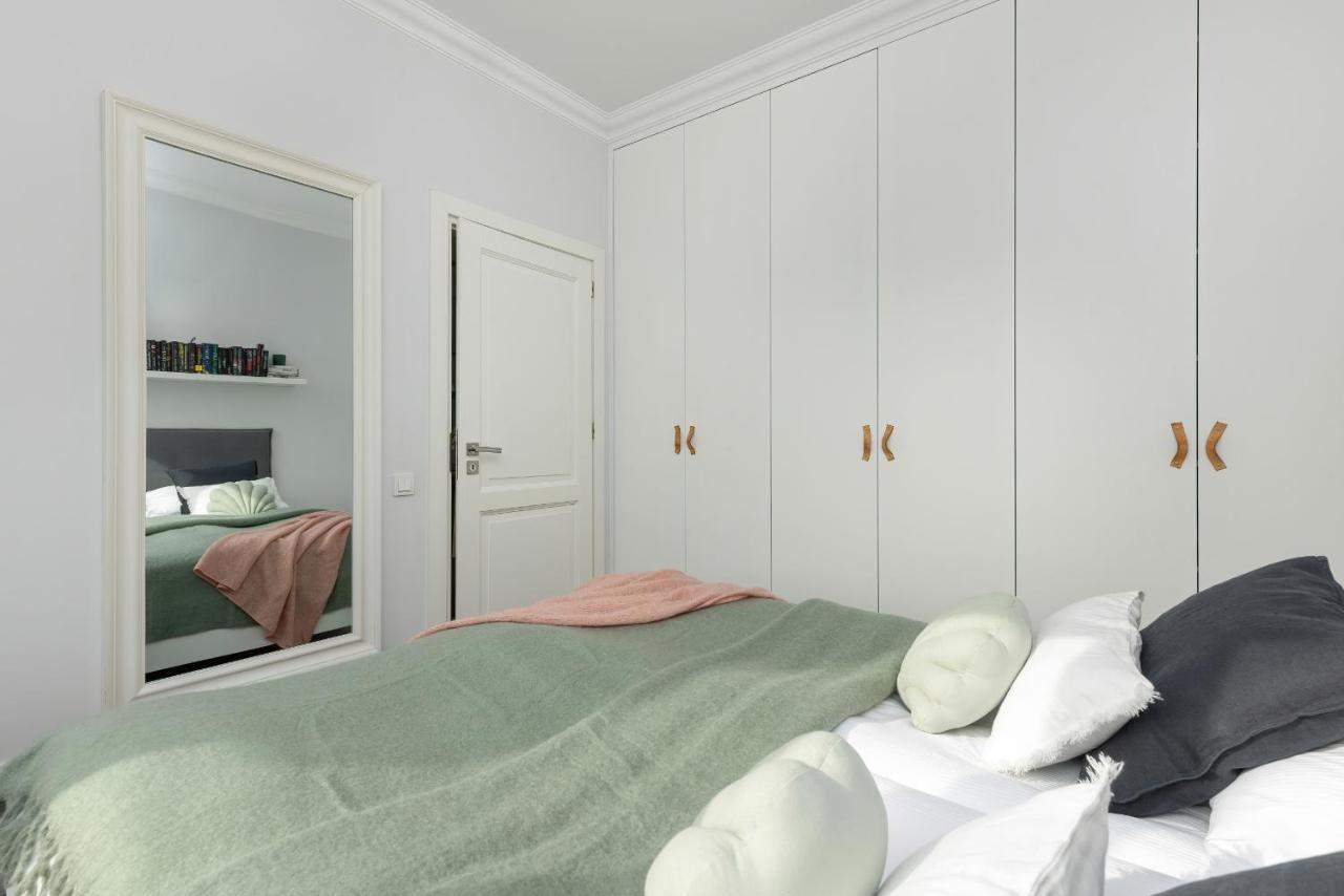 Cozy Apartment Gieysztora Wilanow By Noclegi Renters Warschau Exterior foto