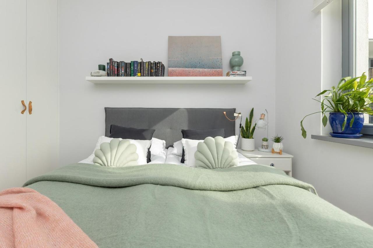 Cozy Apartment Gieysztora Wilanow By Noclegi Renters Warschau Exterior foto